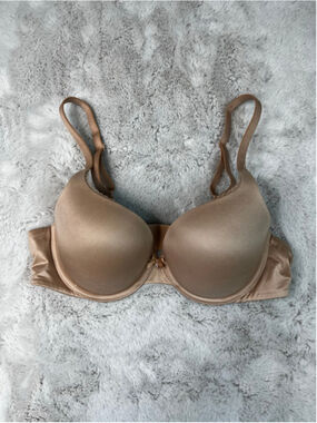 Victorias Secret Nude Perfect Shape Bra Size 38B Full Coverage Beige Tshirt